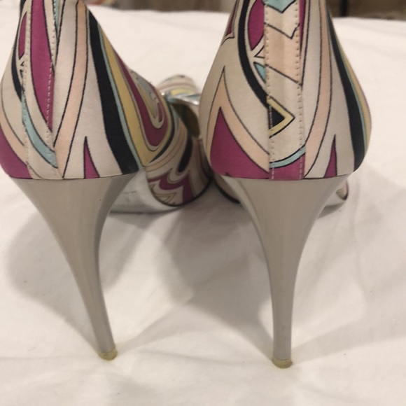 BEAUTIFUL, COLORFUL PUCCI HEELS - Picture 2 of 4